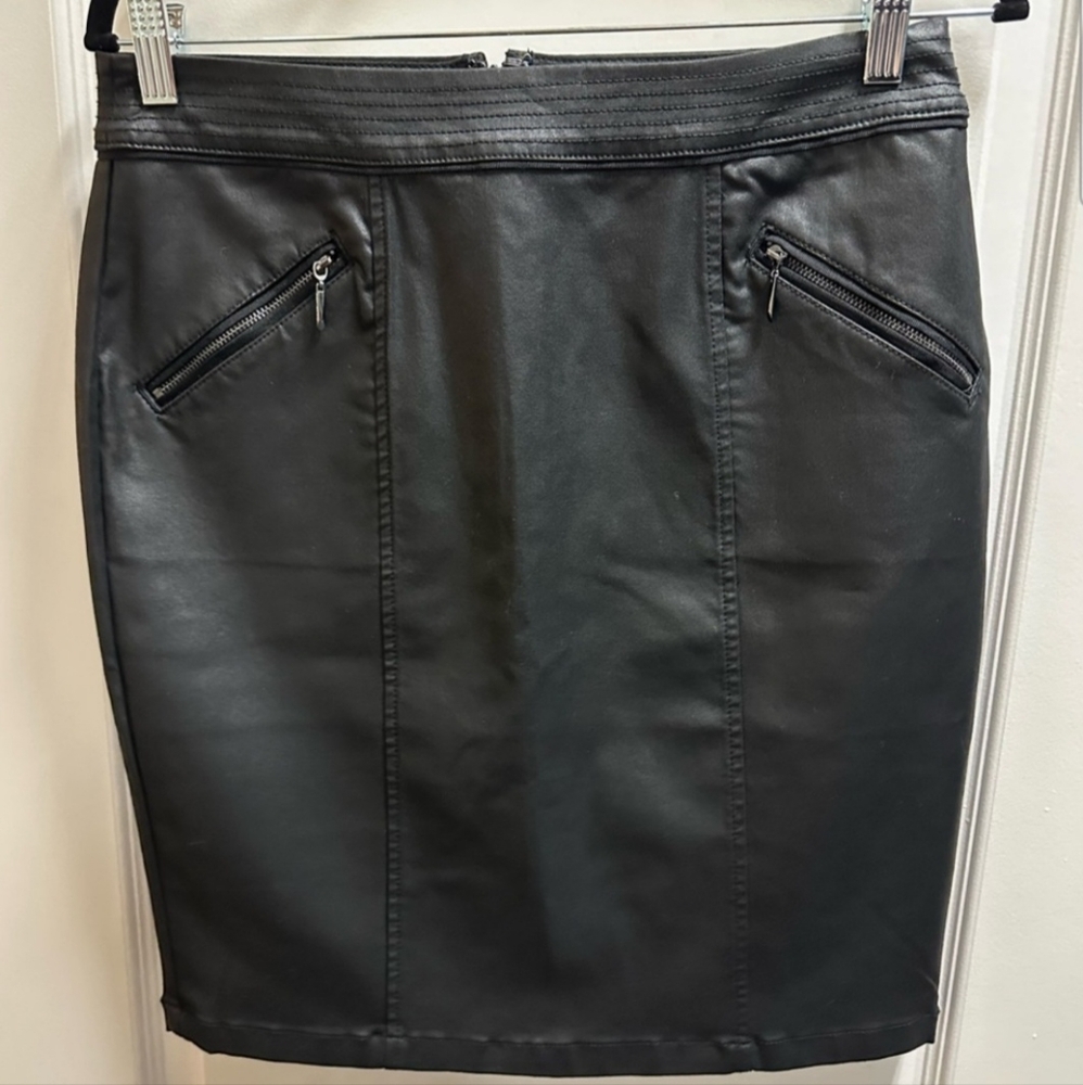 NWT White House Black Market Coated Zipper Pencil Skirt Size 6 - Picture 3 of 11